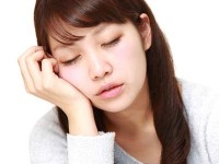 いくら寝ても眠い…その 眠気とPMS (月経前症候群)の関係とは？