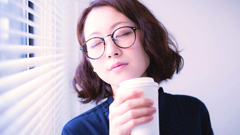 「コーヒーの飲み過ぎで胃が荒れる」というのは本当？