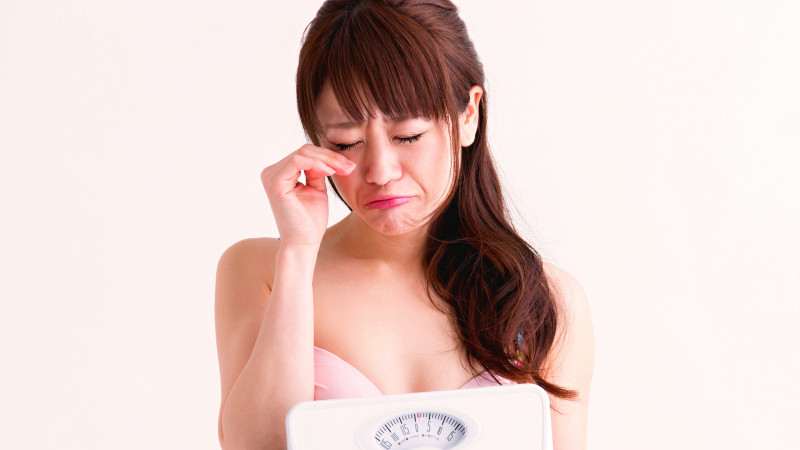 「水着の似合うスタイルに」で始めた急激なダイエット。すると…
