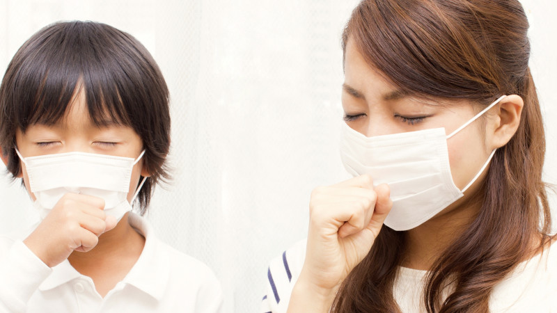 大人もこどもも、長引く咳には要注意。 「百日ぜき」の可能性も