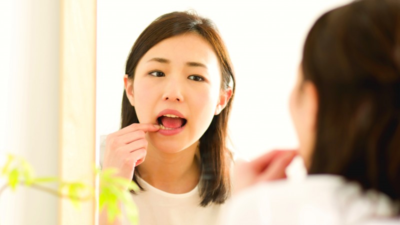 11月15日は口腔がん検診の日。月に1度はセルフチェックを
