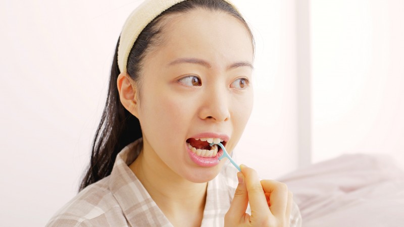今や必須？歯医者さんもすすめる「歯間ブラシ」