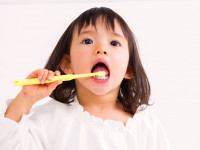３歳までに虫歯菌をうつさなければ、虫歯にならない？