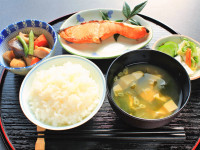 「健康寿命」を延ばす秘訣は「和食」にあり？